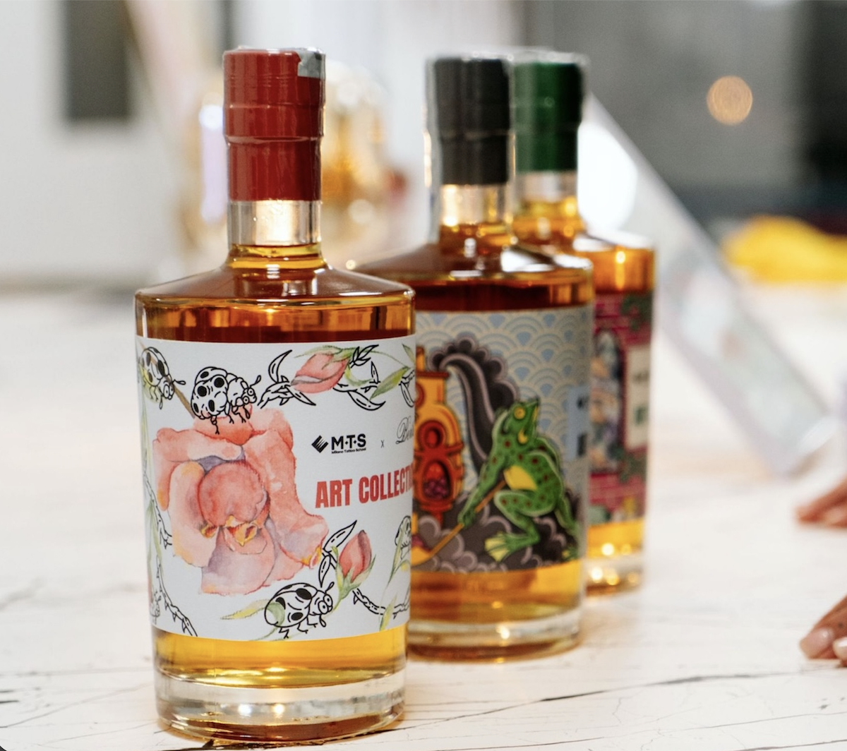 Milano Tattoo School e Distillerie Berta lanciano una capsule di tre etichette artistiche e un packaging d’autore, a settembre a Mombaruzzo.